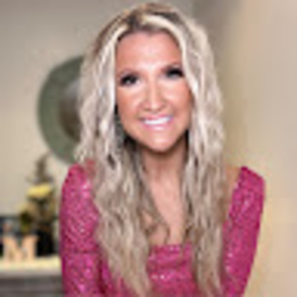 Meet your Posher, Monica - Picture 1 of 1